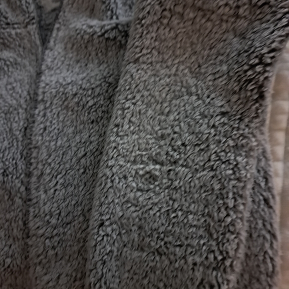 Jacket Cardigan. One Size Fits All... - Picture 4 of 5